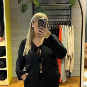 JDYBRAVO L/S TIE PLEAT TOP JRS