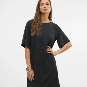 VMKANVA – Svart klänning med lurex